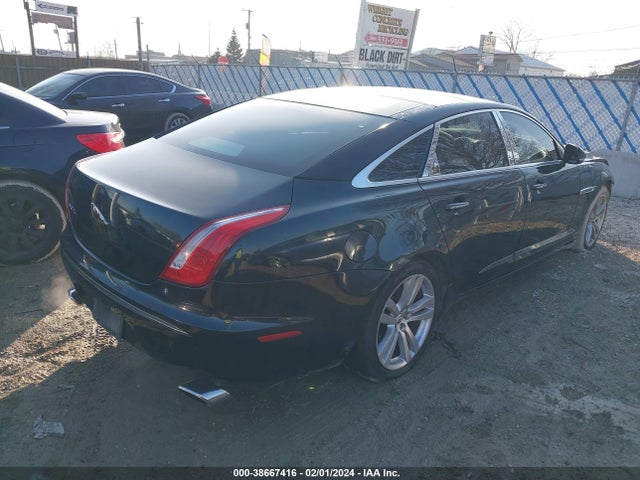 2011 JAGUAR XJ SAJWA2GBXBLV02365 Photo 3