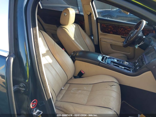 2011 JAGUAR XJ SAJWA2GBXBLV02365 Photo 4