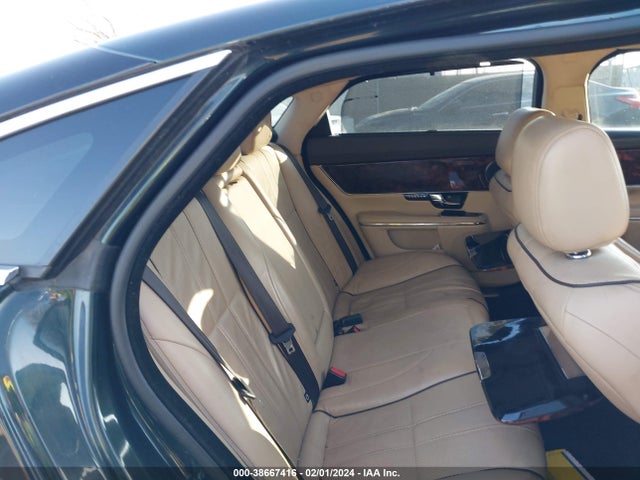 2011 JAGUAR XJ SAJWA2GBXBLV02365 Photo 7
