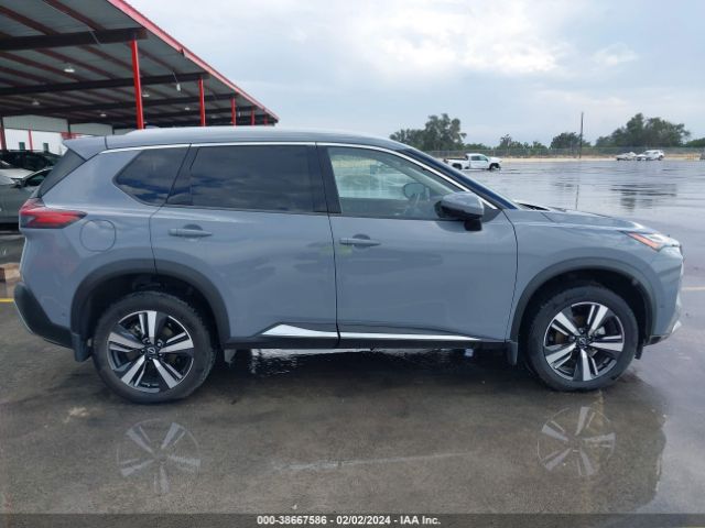 JN8BT3DC2NW121370 Nissan Rogue Platinum Fwd