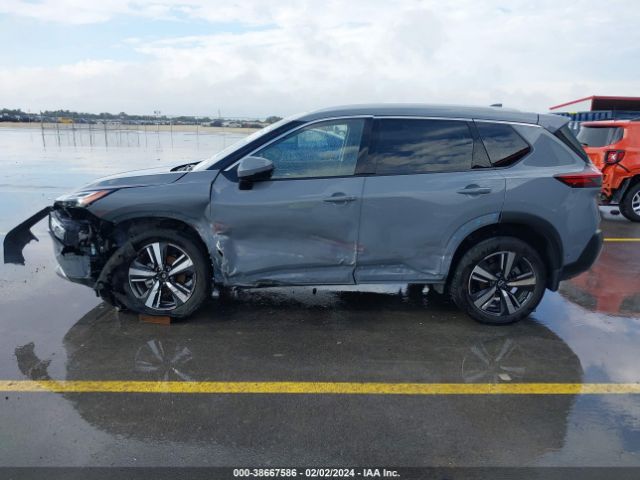 JN8BT3DC2NW121370 Nissan Rogue Platinum Fwd