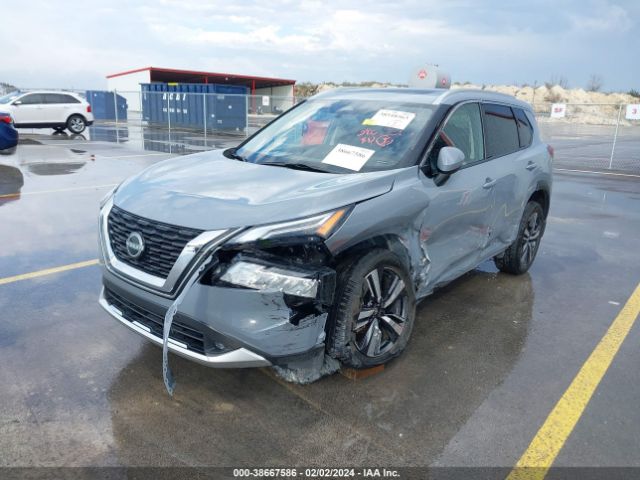JN8BT3DC2NW121370 Nissan Rogue Platinum Fwd