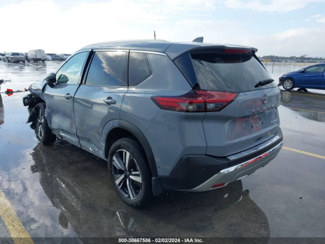 JN8BT3DC2NW121370 Nissan Rogue Platinum Fwd
