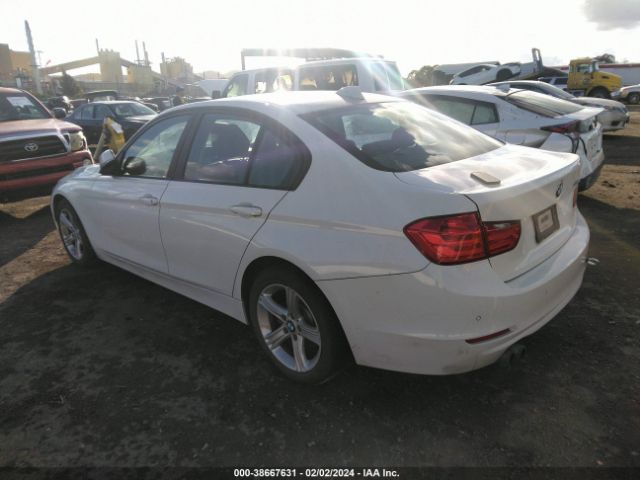WBA3C1C53FK121133 BMW 328I