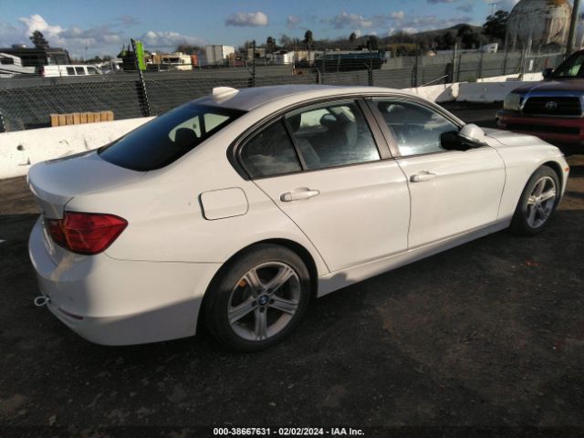 WBA3C1C53FK121133 BMW 328I