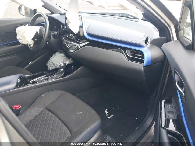 2021 TOYOTA C-HR XLE VIN: JTNKHMBX7M1096000