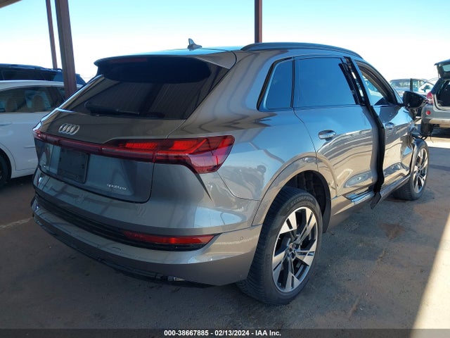 WA1AAAGE7NB012435 Audi E-tron Premium Quattro