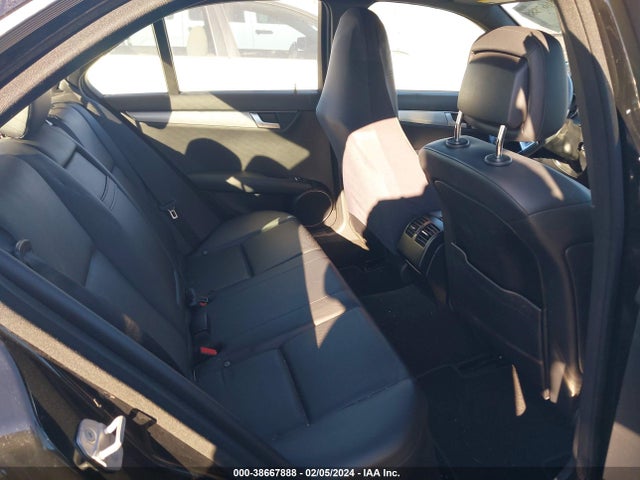 2012 MERCEDES-BENZ C 250 LUXURY/SPORT VIN: WDDGF4HB7CR234698