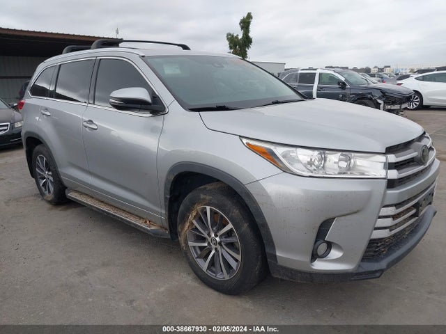 Toyota Highlander Xle 2018 5TDKZRFH3JS261900 Image 1