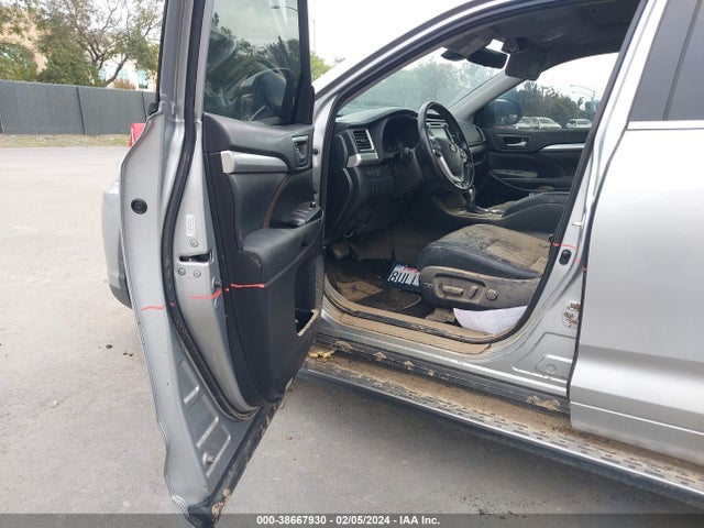 Toyota Highlander Xle 2018 5TDKZRFH3JS261900 Image 6