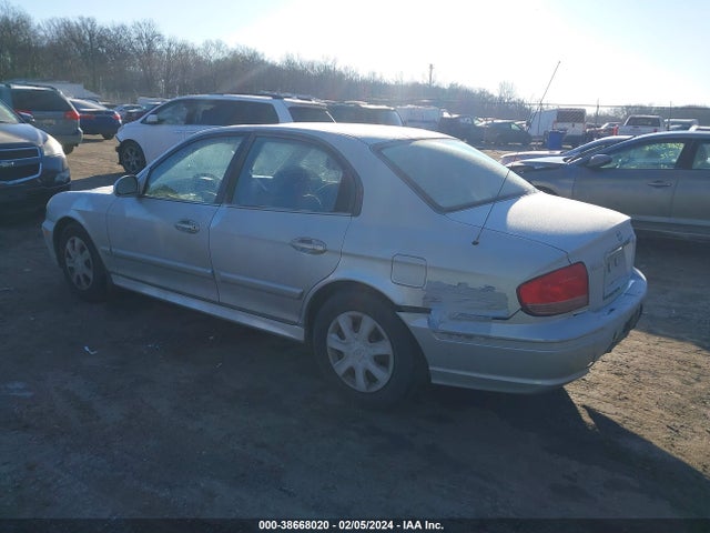 2004 HYUNDAI SONATA VIN: KMHWF25S74A923005