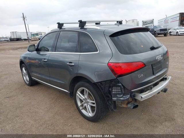 Audi Q5 2.0t Premium 2016 WA1L2AFP6GA037683 Image 3