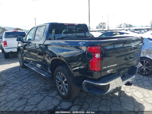 2022 CHEVROLET SILVERADO 1500 4WD STANDARD BED LT VIN: 1GCUDDED8NZ560571