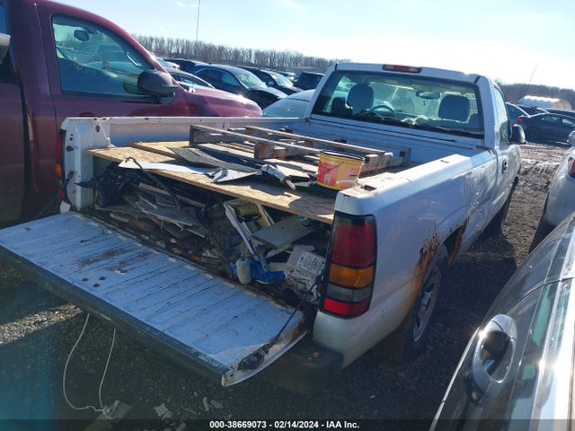2005 GMC SIERRA 1500 WORK TRUCK VIN: 1GTEC14X55Z131308