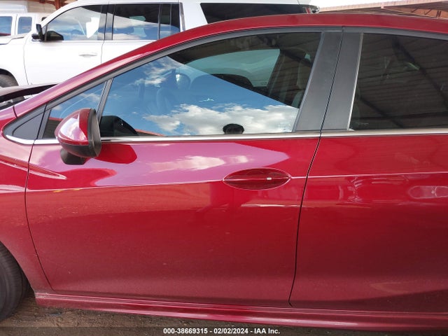 Chevrolet Cruze Lt Auto 2018 1G1BE5SM1J7208445 Image 14