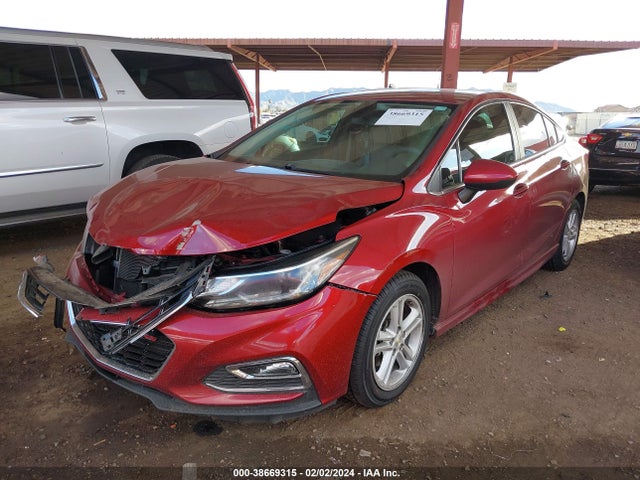Chevrolet Cruze Lt Auto 2018 1G1BE5SM1J7208445 Image 2