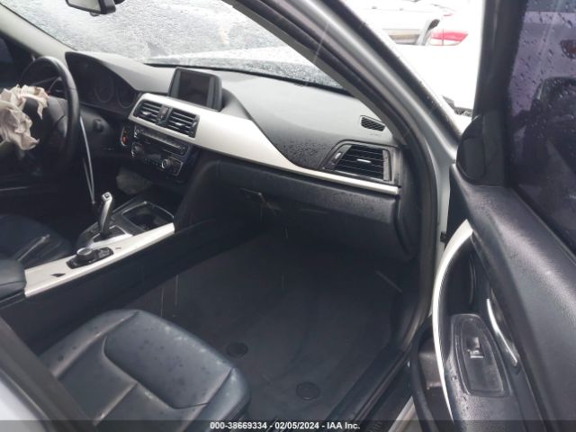 WBA8A9C58HK620281 BMW 320i