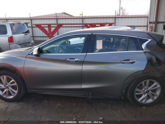 SJKCH5CP8JA060726 Infiniti Qx30 Luxury