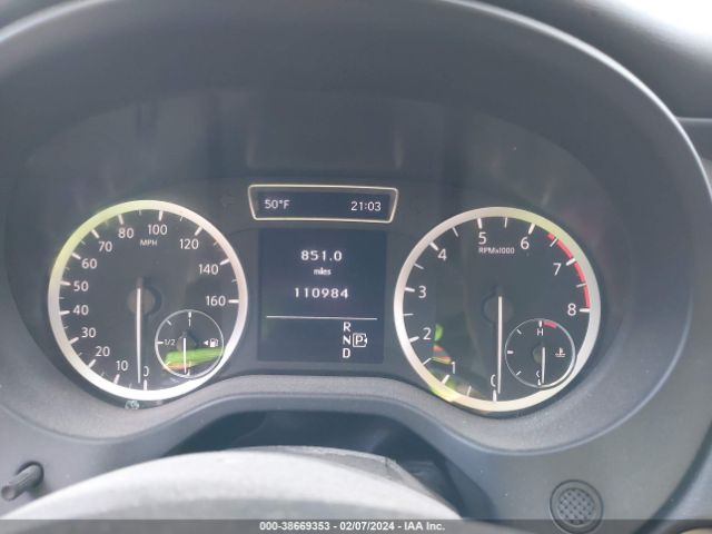 SJKCH5CP8JA060726 Infiniti Qx30 Luxury