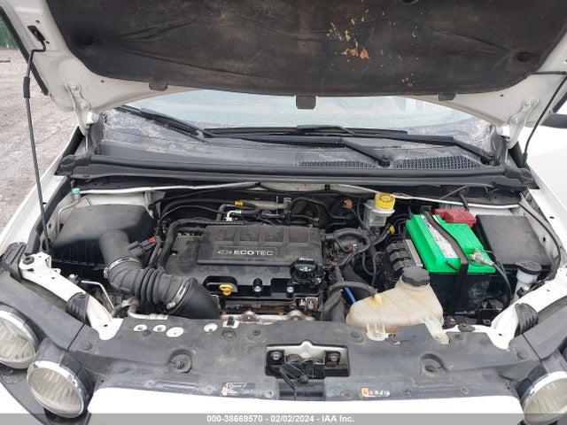 Chevrolet Sonic Ltz Auto 2015 1G1JE5SB2F4106932 Image 10