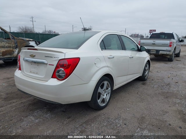 Chevrolet Sonic Ltz Auto 2015 1G1JE5SB2F4106932 Image 4