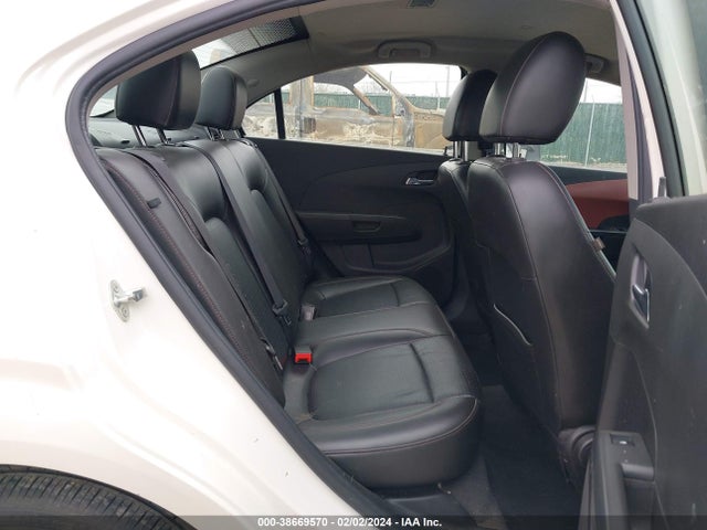Chevrolet Sonic Ltz Auto 2015 1G1JE5SB2F4106932 Image 8