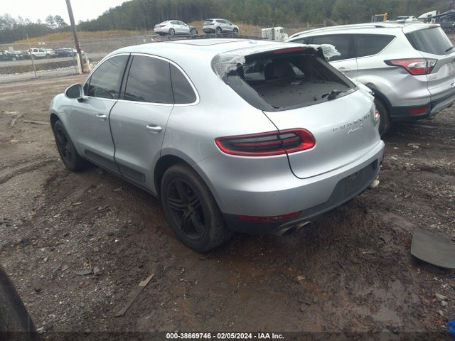 2015 PORSCHE MACAN WP1AB2A53FLB50338 Photo 2