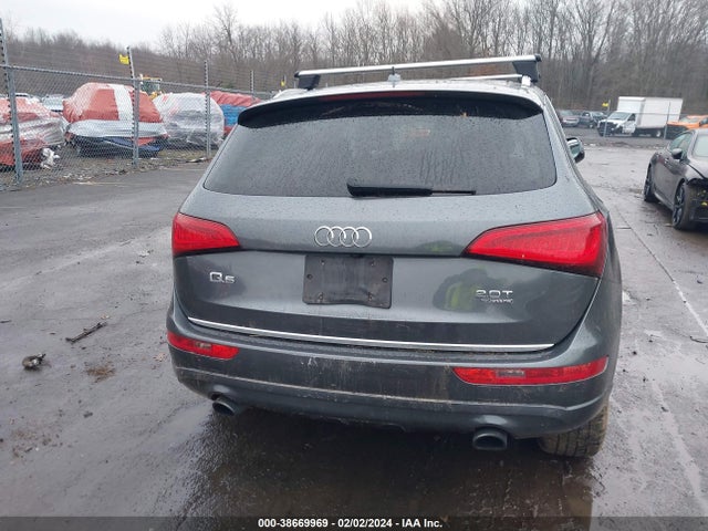 Audi Q5 2.0t Premium 2017 WA1L2AFP0HA026387 Image 17