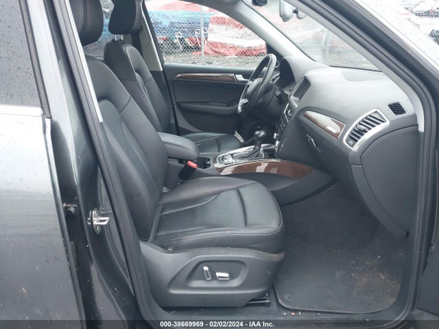 Audi Q5 2.0t Premium 2017 WA1L2AFP0HA026387 Image 5
