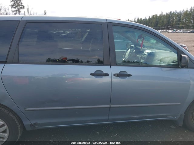 2004 TOYOTA SIENNA VIN: 5TDZA29C64S034881