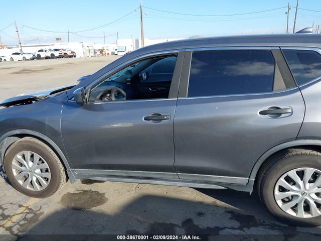 Nissan ROGUE S 2018 KNMAT2MTXJP512367 Image 14