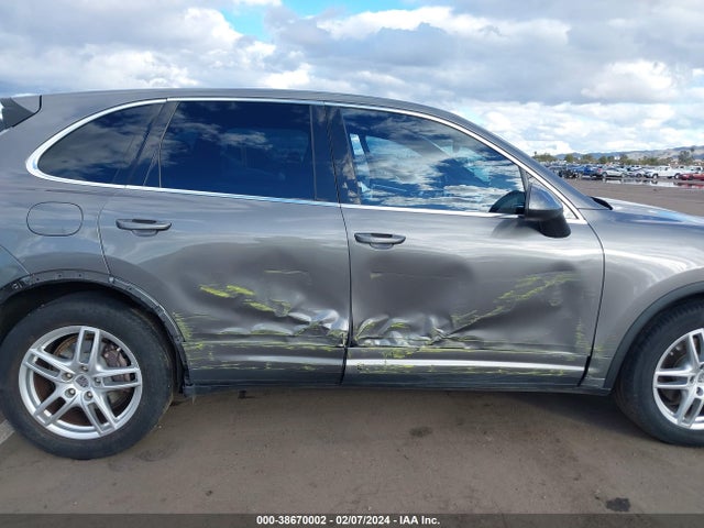 2011 PORSCHE CAYENNE WP1AA2A21BLA04393 Photo 5