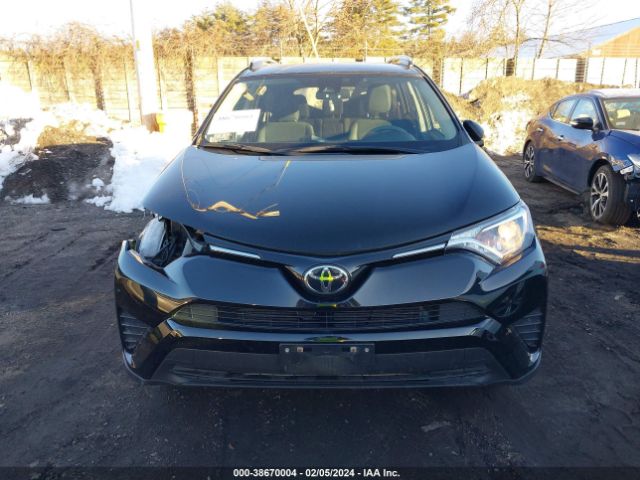 2T3BFREV4JW831014 Toyota RAV4 LE