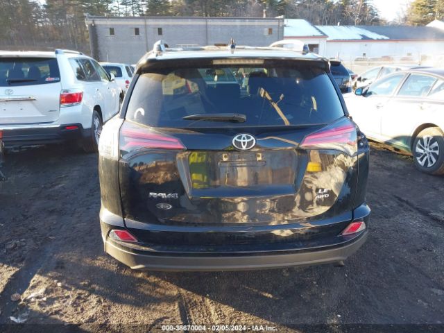 2T3BFREV4JW831014 Toyota RAV4 LE