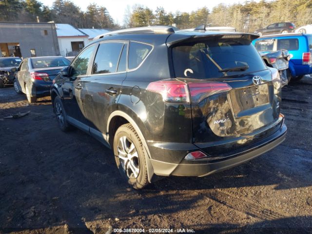 2T3BFREV4JW831014 Toyota RAV4 LE