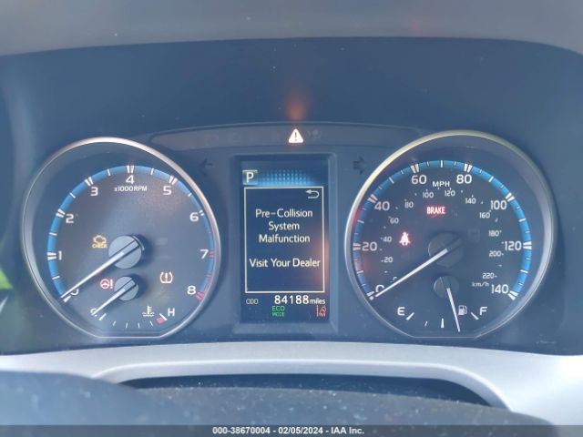 2T3BFREV4JW831014 Toyota RAV4 LE