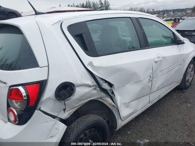 Chevrolet Sonic Ls Auto 2014 1G1JA6SH1E4139067 Image 6