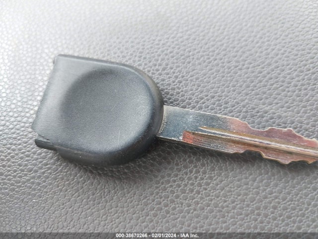 2010 FORD FOCUS SE VIN: 1FAHP3FN5AW219060