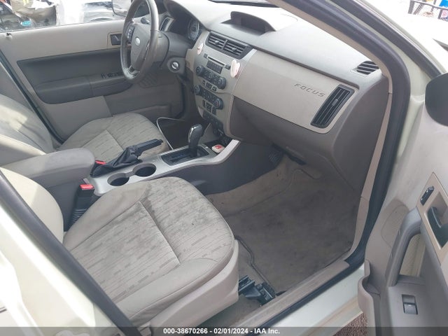 2010 FORD FOCUS SE VIN: 1FAHP3FN5AW219060