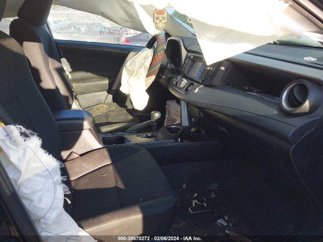 Toyota RAV4 LE 2017 2T3BFREV6HW684169 Image 5