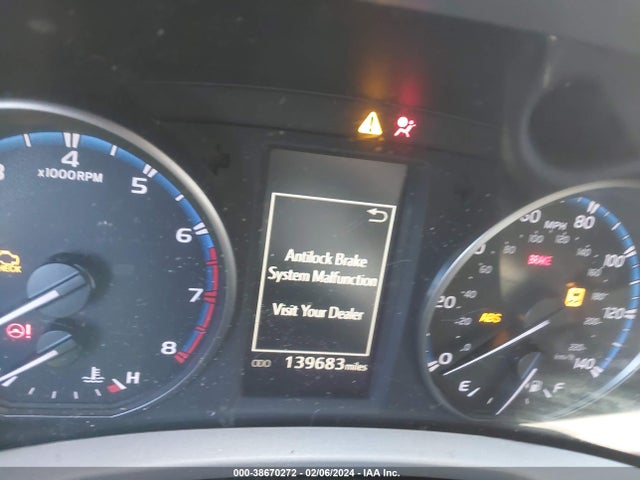 Toyota RAV4 LE 2017 2T3BFREV6HW684169 Image 7