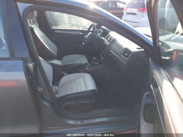 3VWD17AJ0GM411577 Volkswagen Jetta 1.8t Sport