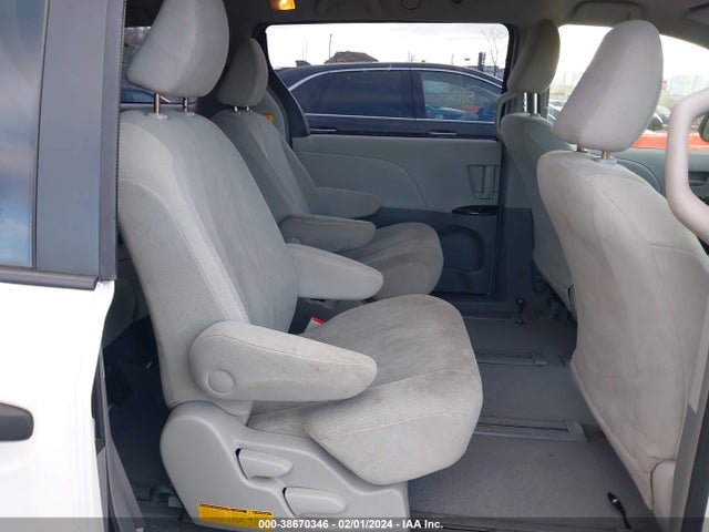2011 TOYOTA SIENNA VIN: 5TDKA3DC2BS004790