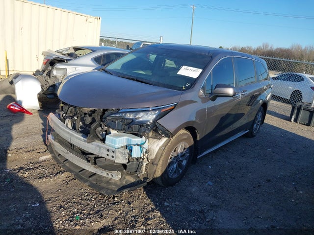 2022 TOYOTA SIENNA XLE VIN: 5TDYRKEC2NS108308