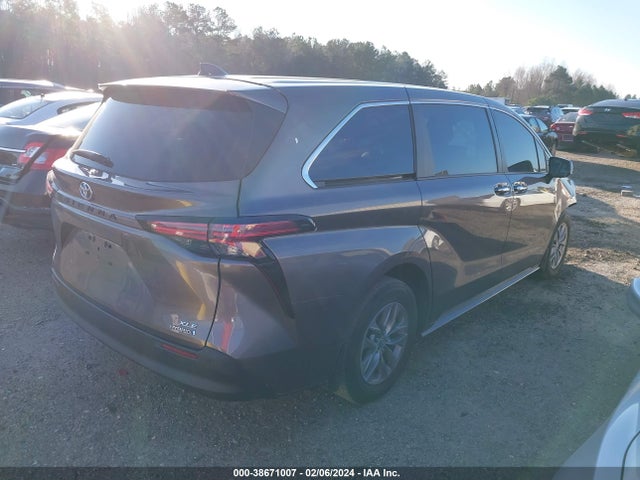 2022 TOYOTA SIENNA XLE VIN: 5TDYRKEC2NS108308