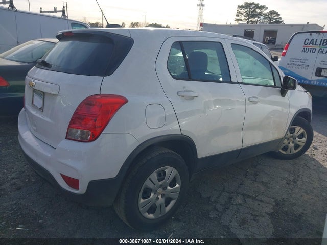 Chevrolet TRAX LS 2017 3GNCJKSBXHL159568 Image 4