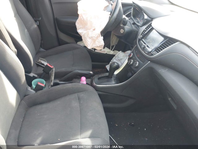 Chevrolet TRAX LS 2017 3GNCJKSBXHL159568 Image 5