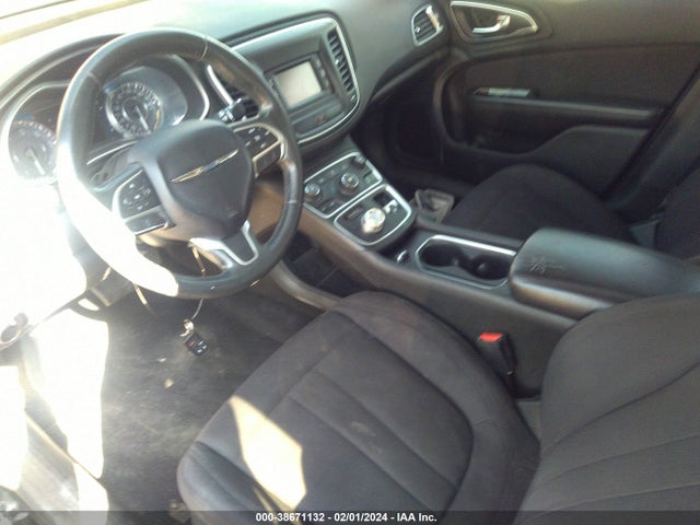 Chrysler 200 Limited 2015 1C3CCCAB2FN611914 Image 5