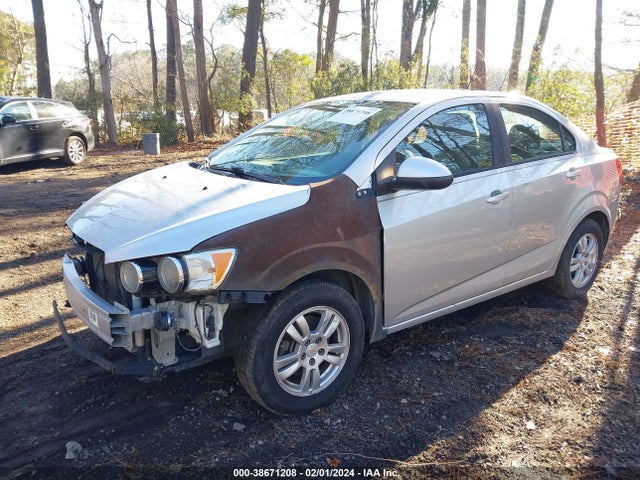 Chevrolet Sonic Ls Auto 2015 1G1JA5SH9F4113618 Image 2
