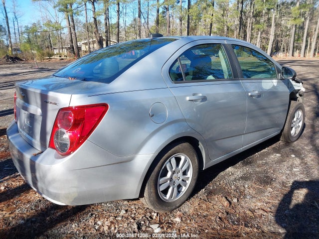 Chevrolet Sonic Ls Auto 2015 1G1JA5SH9F4113618 Image 4